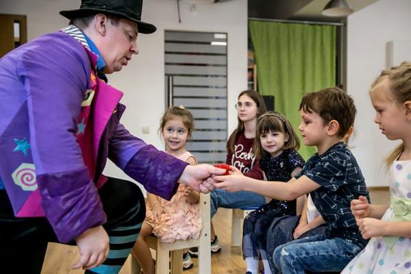 Фокусник с животными на детский праздник день рождения