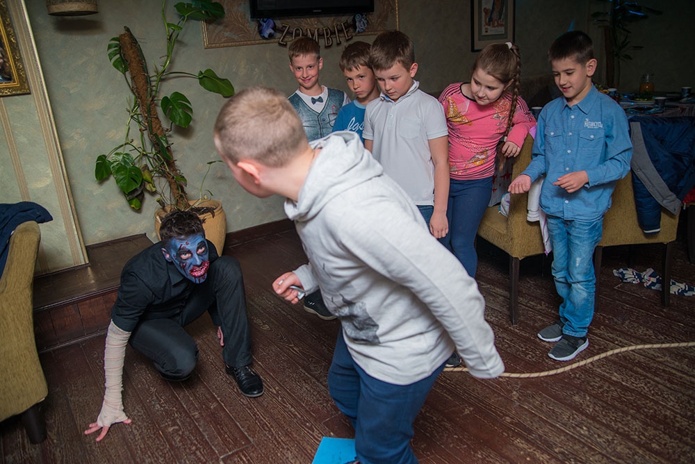 зомби квест на выезд на день рождения хихи-ру
